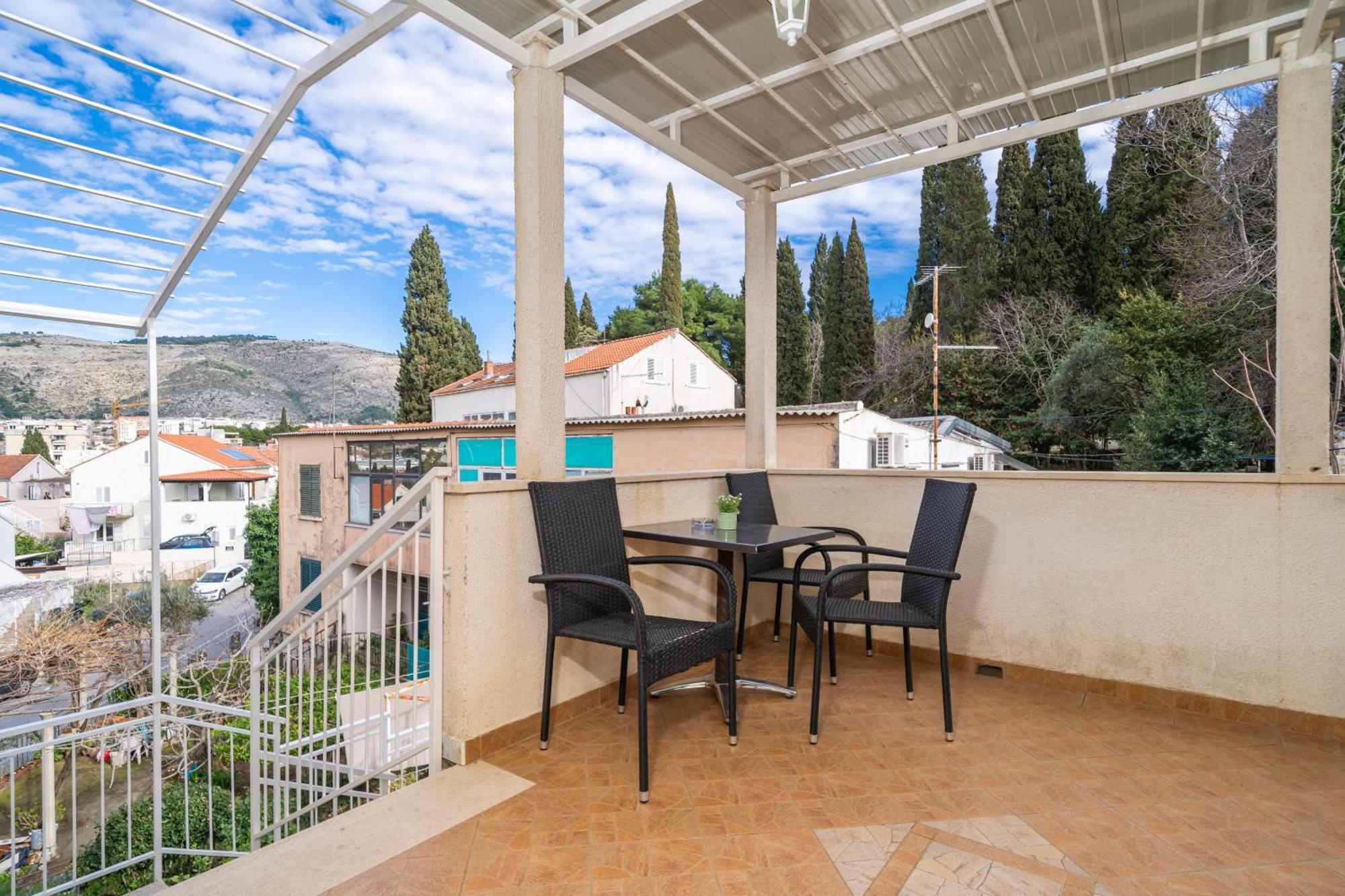Luki Apartament *
